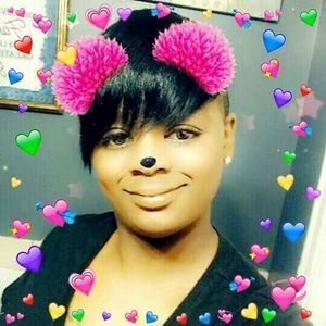 Meet your Posher, Iesha